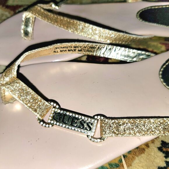 G by Guess Shimmering Y-Strap to Toe Flat Sandals like-New Glamgirl beach pool 6 - Picture 7 of 15